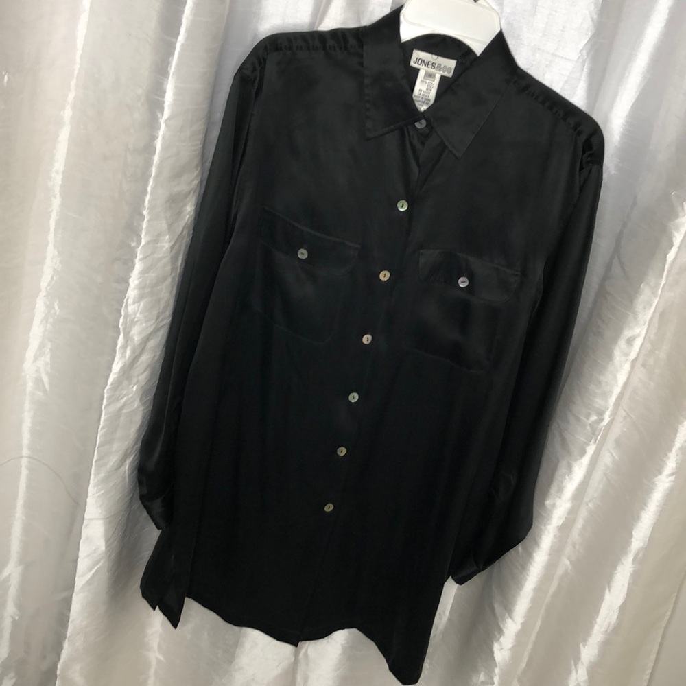 Silk blouse w/ abalone shell buttons